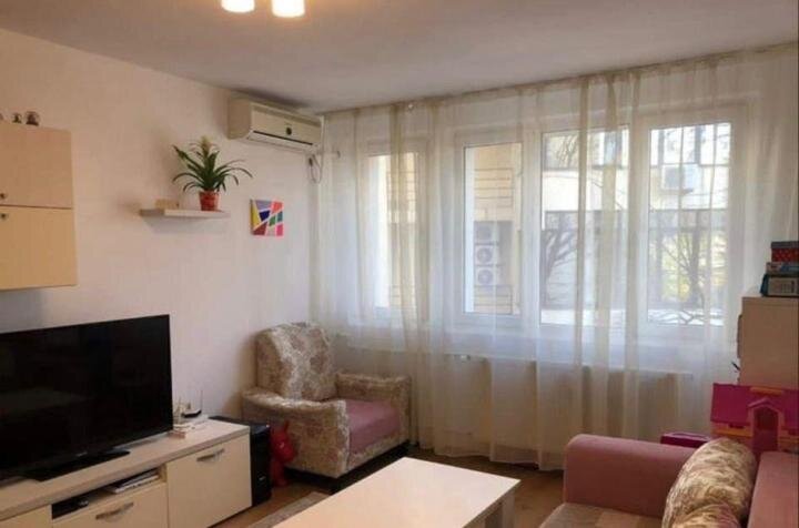 Dristor, 3 minute metrou, etajul 1, renovat.